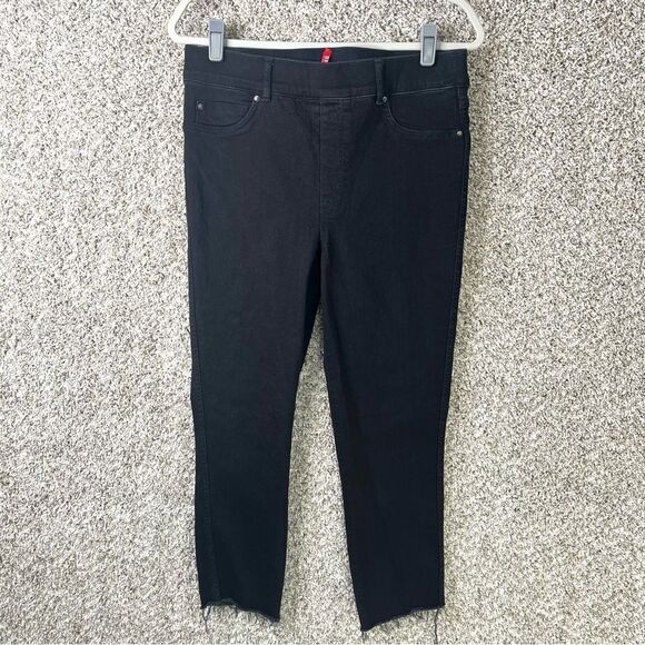 Spanx Jeans Women’s LT Black Pull On Cropped Skinny with Frayed Raw Edge Hem - Picture 1 of 7